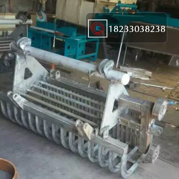 抓斗清污機111.jpg 抓斗清污機111.jpg