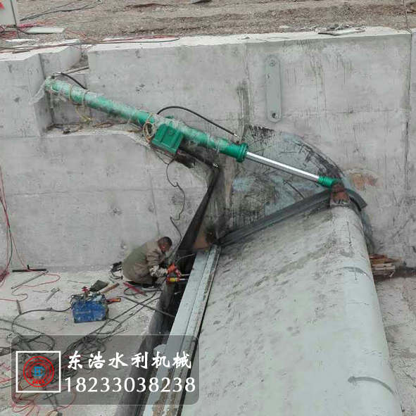 鋼閘門液壓壩8.jpg 鋼閘門液壓壩8.jpg