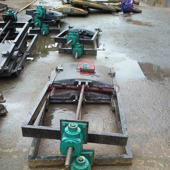 機閘式一體門 鑄鐵.jpg