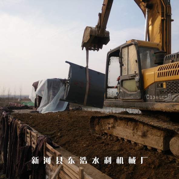 鑄鐵閘門安裝2018.jpg 鑄鐵閘門安裝2018.jpg