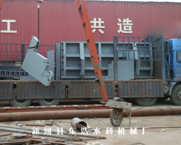 液壓翻板閘門888.jpg 液壓翻板閘門888.jpg